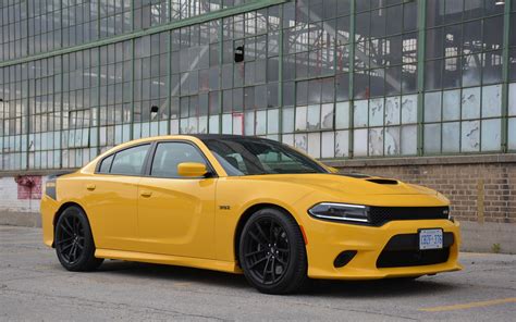 2017 dodge charger hemi.